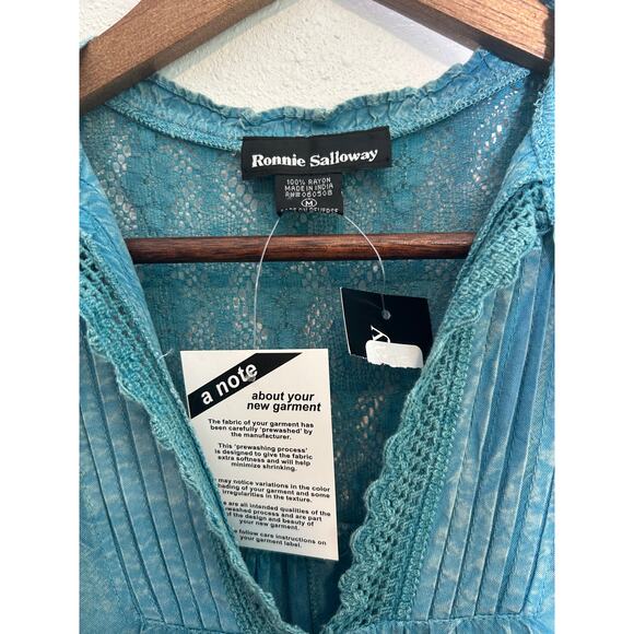 Ronnie Salloway Women's Teal distressed Lace Back Sleeveless Top Size M - Picture 3 of 5